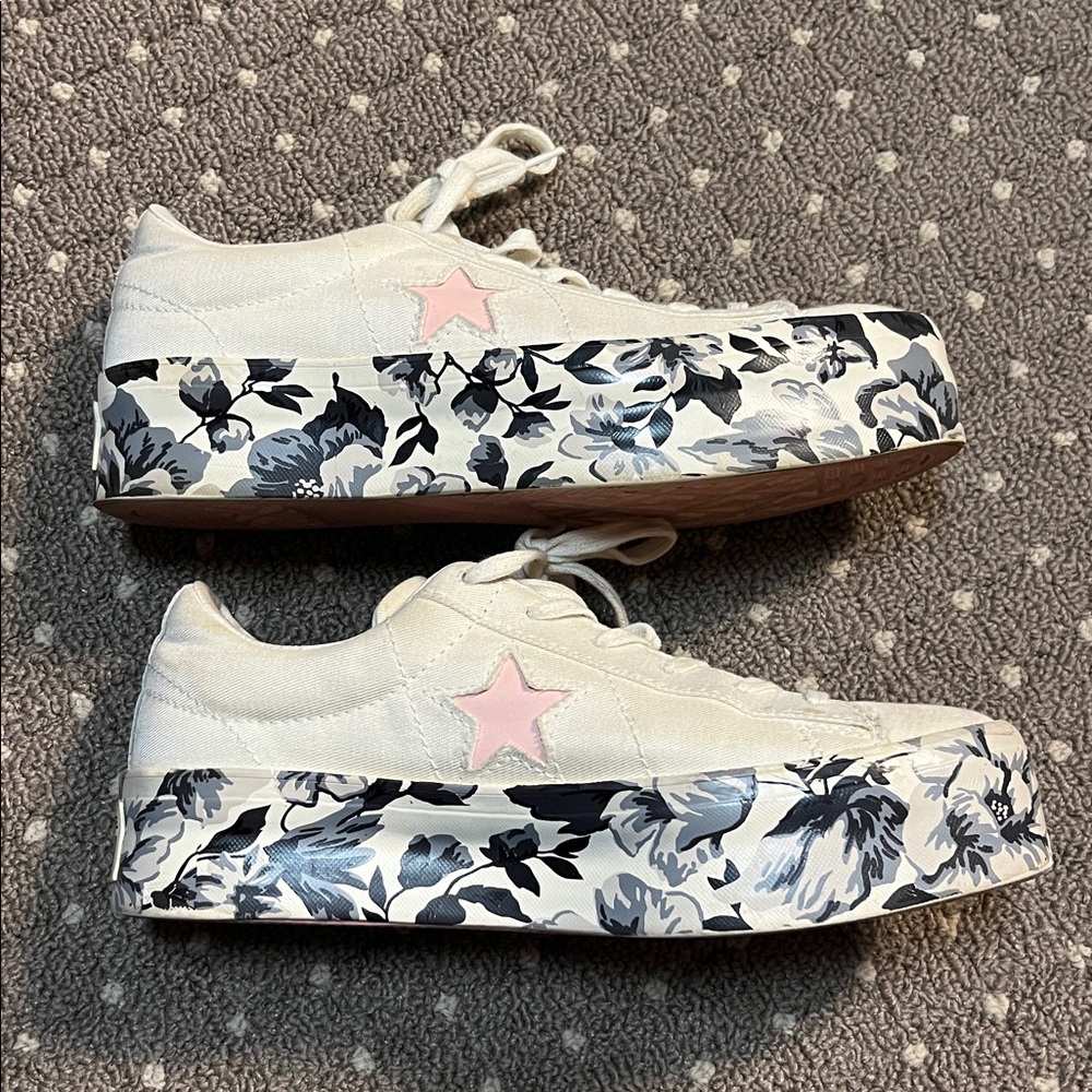 White and pink canvas platform Converse | US 8